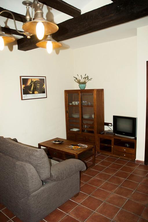 Apartamentos El Canonigo De เตรูเอล ภายนอก รูปภาพ